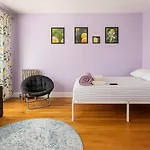 Lavender Queen Room Bright & Peaceful Stay In Central Harlem